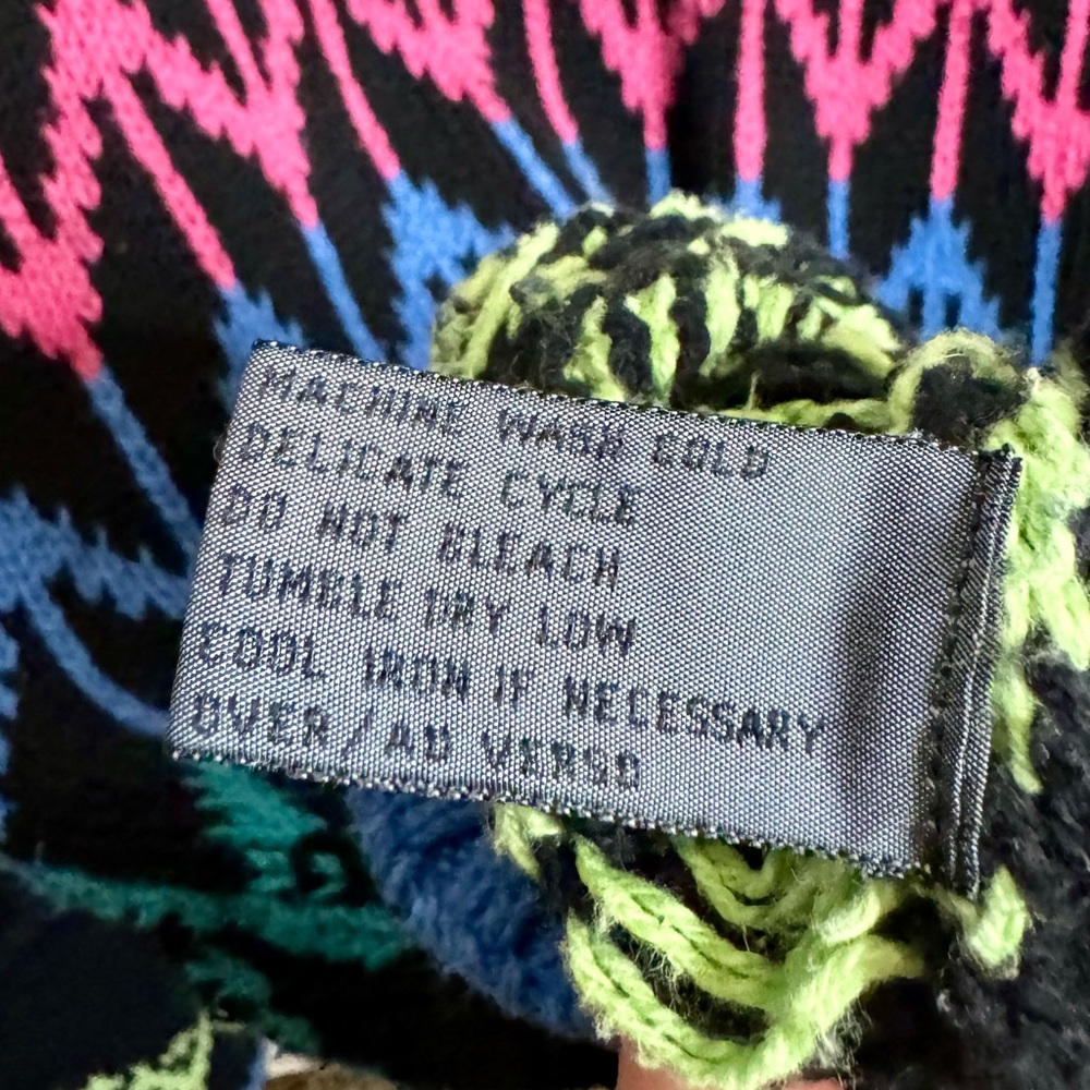 Vintage Black Liz Wear Chucky Cotton Turtleneck Sweater With Colorful Design - Picture 9 of 11